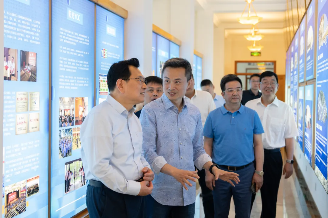 浙江省政协副主席裘东耀一行调研公元股份
